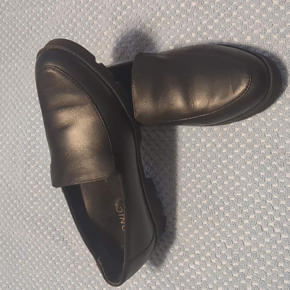 Vionic Womens Kensley Black Loafer